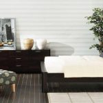 السرير مظلمة