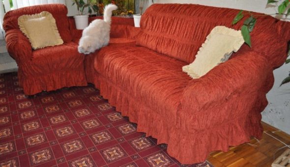 وأغطية الأثاث تبقي مظهره