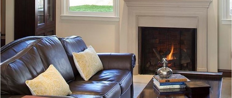 أريكة جلدية سوداء