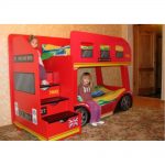 سرير بطابقين للأطفال في لندن