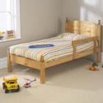 سرير مفرد للأطفال