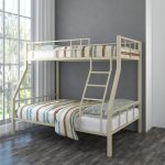 سرير بطابقين صورة معدنية