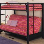 سرير بطابقين مع أريكة للبالغين