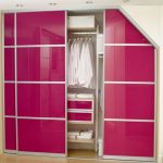 خزانة ملابس لامعة