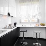 فكرة لكونترتوب مطبخ صغير النافذة