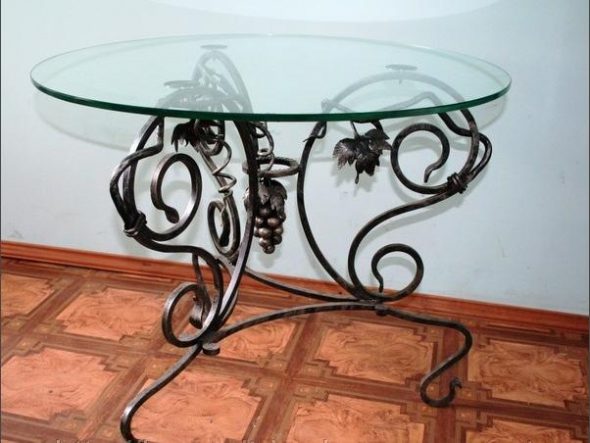 طاولة القهوة مزورة