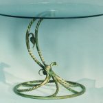 طاولة القهوة مزورة نعمة