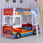 سرير بطابقين الحافلة