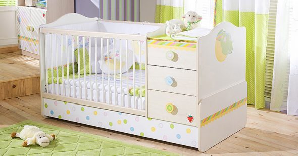 السرير لحديثي الولادة