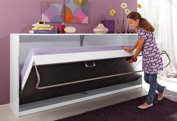 السرير تقف لجعل نفسك