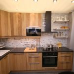 المطبخ تعيين على السقف