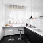 مجموعة المطبخ مع ضوء أعلى وأسفل الظلام