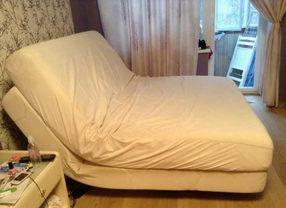 فراش وقاعدة قابلة للتحويل