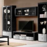 الأثاث الأسود