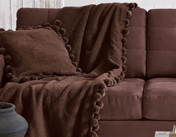 الرأس على الأريكة