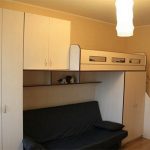 سرير علوي غير عادي مع أريكة