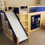 سرير طفل غير عادي مع الشريحة