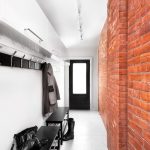 المدخل لممر ضيق طويل