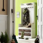 المدخل للممر الضيق مشرق