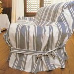 خياطة أنفسهم تغطية على صورة أريكة