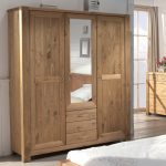 خزانة كبيرة