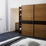 خزانة من الخشب في تصميم المنزل