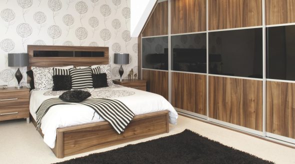 خزانة الملابس في غرفة النوم