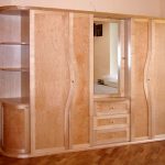 انزلاق خزائن من الصنوبر