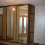 خزائن منزلقة بواجهات من الخيزران