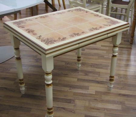 طرق لتحديث صورة طاولة المطبخ