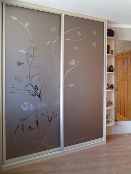 خيارات لاستخدام الزجاج والمرايا المزخرفة