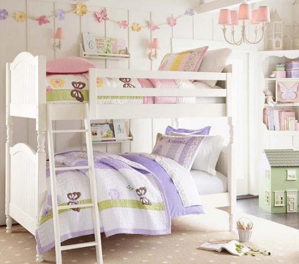 سرير بطابقين أبيض