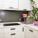 مجموعة المطبخ الأبيض