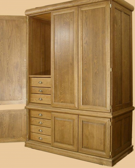 خزانة كبيرة للمنزل