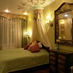 حمالات الصدر فوق السرير الأصلي