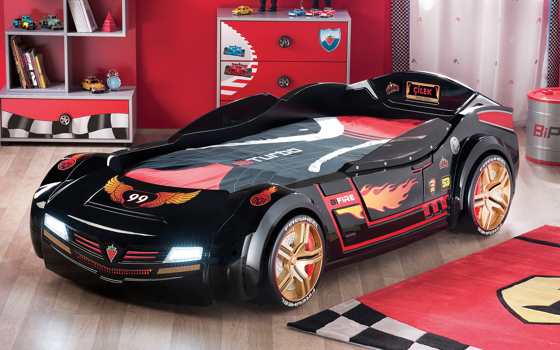 سرير سيارة سوداء