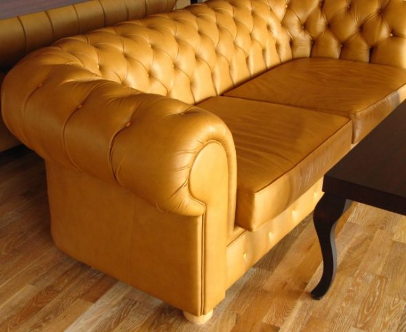 تنظيف الأريكة