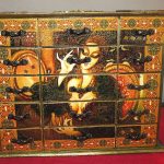 decoupage مصقول من الأدراج باستخدام طلاء الذهب