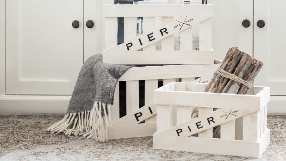 مجلة رف خشبي