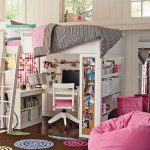 سرير الأطفال علوي