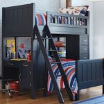 سرير بطابقين الظلام