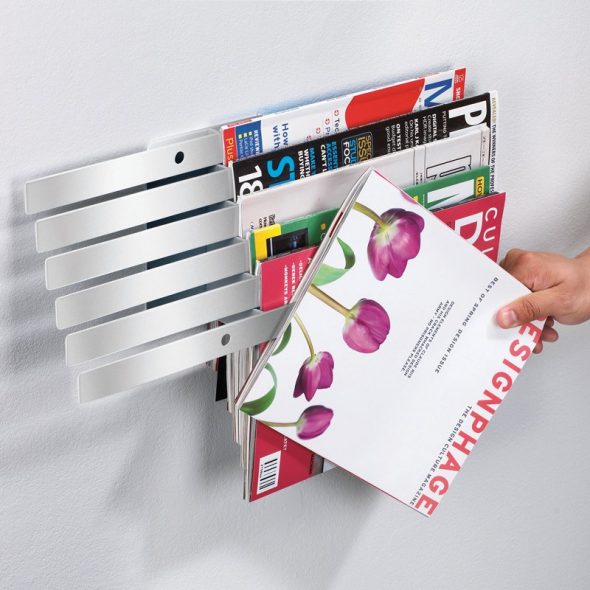 رف مجلة على الحائط