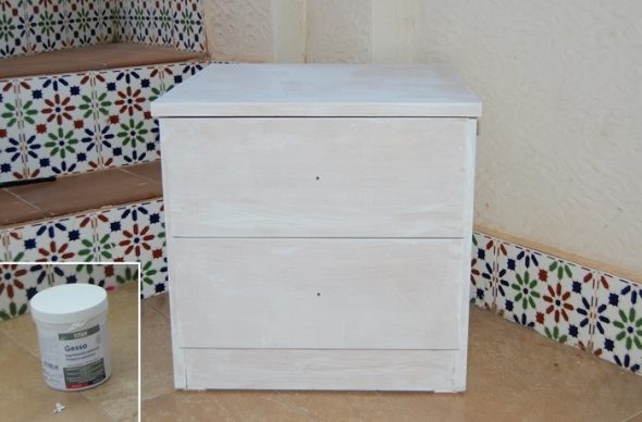 طاولة السرير التمهيدي