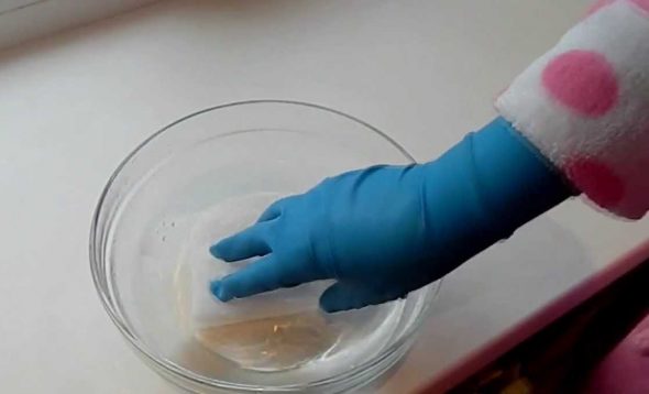 إزالة الطلاء الأخضر من البلاستيك