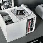 طاولة السرير غير عادية