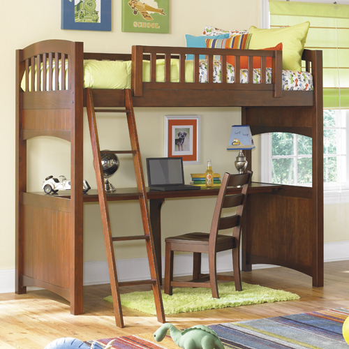 سرير خشبي للأطفال