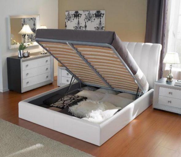 السرير على رفع الغاز