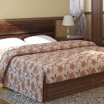 السرير ريبيكا