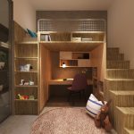 سرير علوي مع مساحة عمل