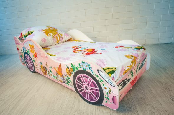 سيارة السرير لفتاة